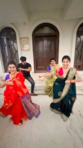 Meghana Lokesh Instagram - 3maar time with Kvb family ❤️ 
#trendingnow #instalife #telangana #familytime #fun @zeetelugu @mounika_aata3 @usharani_actor