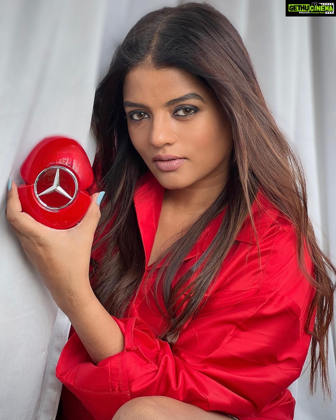 Mitali Nag Instagram - Being a woman means being strong willed and not fear to make bold choices just the way I did with the Mercedes Benz Red ♥️ . . . Mercedes Benz Red is an enchanting, luxurious, unexpected fragrance cloaking women in an aura of delicateness. Also available on @nykaabeauty @mynykaa @beautyconcepts_india @mercedesbenz.parfums @lovebeauteluxe #mitaalinag #happywomensday #beautyconcepts_india #mercedes #beautyconcept #fragrances #collab #indianactress #red #333