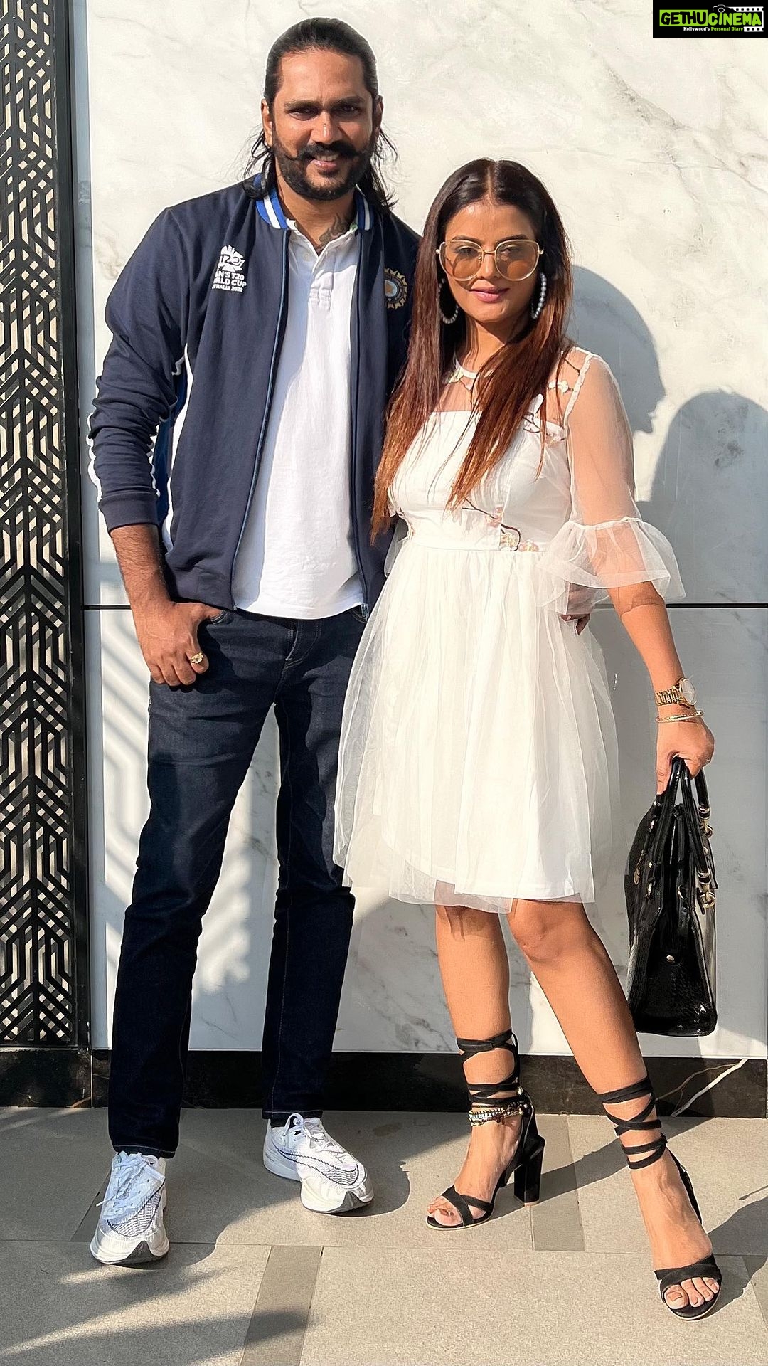 Mitali Nag Instagram - The last step out is the best 😍♥️ isn’t it…? . . #mitaalinag #reels #reelsinstagram #afsarbitiya #trending #devi #ghkkpm #draupadi #tejaswini #tvirus #aashiqana #333 #couplegoals