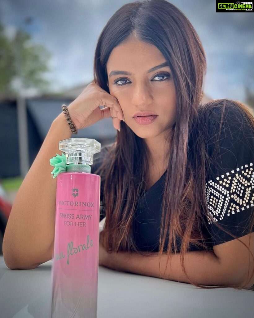Mitali Nag Instagram - Swiss Army Florale EDT is the definition of fresh, feminine, floral everything desired by a woman, it makes you bloom with confidence!! . @beautyconcepts_india , @victorinox_india, @myntra, @flipkart,@amazon, @beauty_scentiments #beautyconcepts_india, #swissarmyflorale, #MyVictorinox, #VictorinoxFragrances #mitaalinag #collab #collaborationindia #influencermarketing #333 Mumbai, Maharashtra