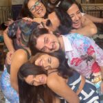 Mitali Nag Instagram - Whatte fun ✨ #kesariya @aadityakapadia @shraddhajaiswal @pujadoesntsharedesserts @iamyogendravikramsingh @mitaalinag @sankalppardeshi #friendship