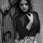 Mitali Nag Instagram - Black and white… or Grey?!? . . . #mitaalinag #indianactress #duskybeauty #afsarbitiya #devi #devyani #ghkkpm #ghumhaikisikeypyaarmeiin #tag #potd #instagood #magic #333