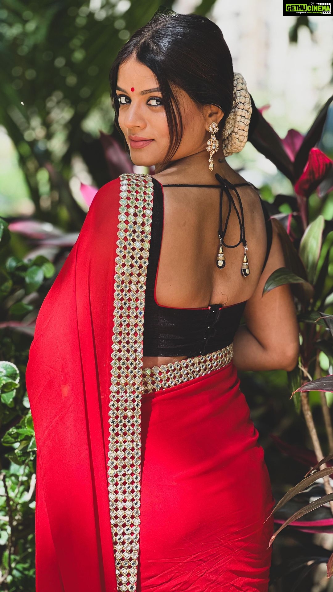 Mitali Nag Instagram - Chaitra Navratri Day 7 ♥️ . . . #reelsinstagram #mitaalinag #indianactress #navratri #saree #indianbeauty #afsarbitiya #333 #fashion #trendingaudio Mumbai - मुंबई