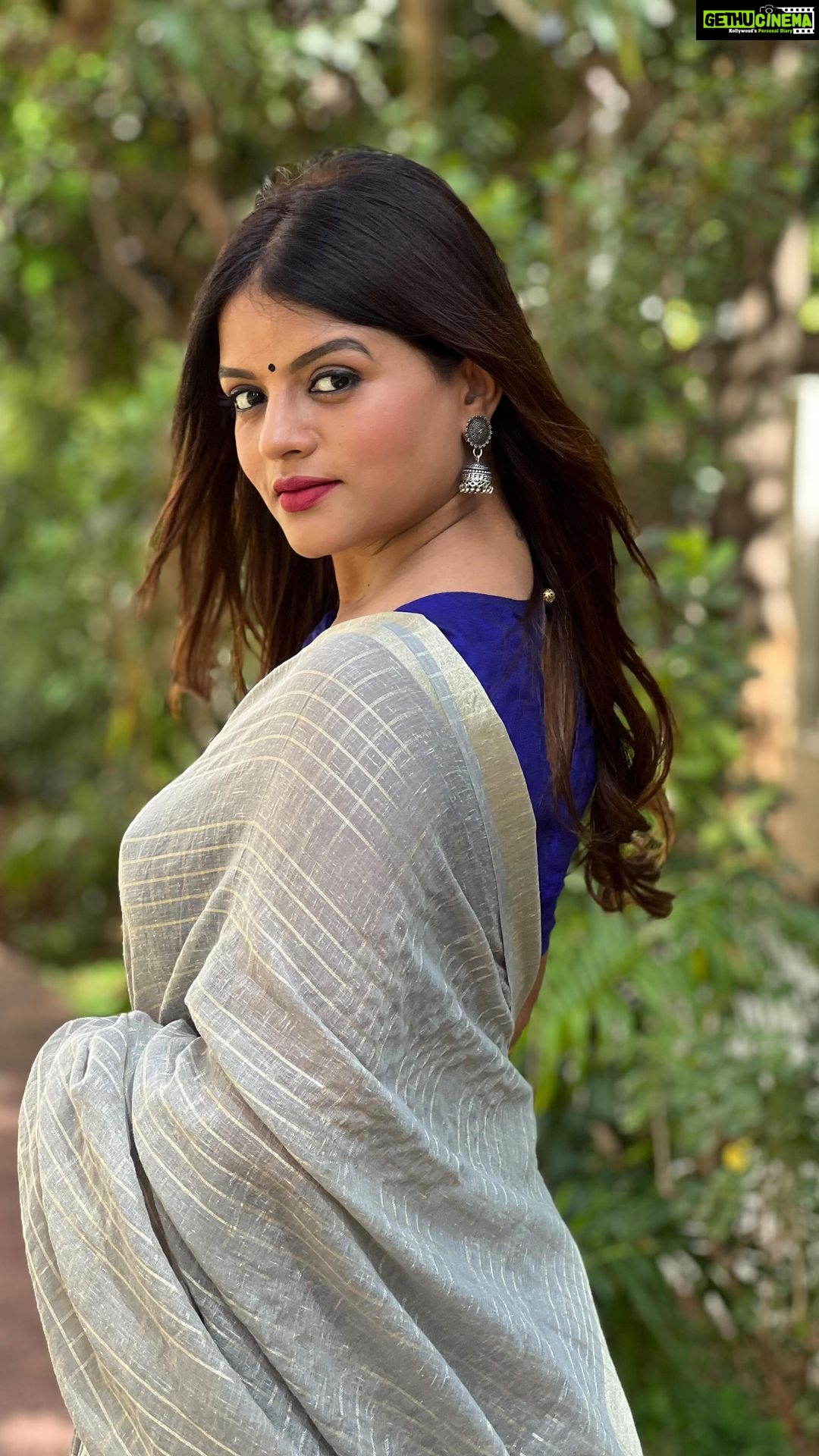 Mitali Nag Instagram - Chaitra Navratri Day 4 🪙 . . . #reelsinstagram #mitaalinag #navratri #navratricolours #indianactress #afsarbitiya #333 Mumbai - मुंबई