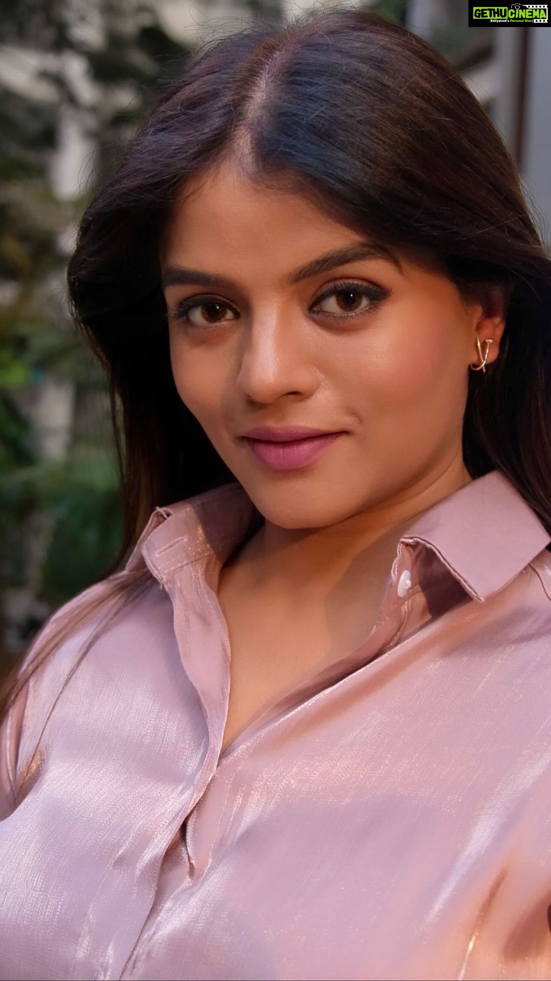 Mitali Nag Instagram - The right jewellery can amp up your look in ways you can’t imagine… Just the way mine did with CaratLane’s En Vogue collection! ✨ Use code “ZLVxCL” and get 5% off on ALL diamond jewellery @caratlane on min purchase of ₹15,000✨ #Ad #CaratLane #KhulKeKaroExpress #MyCaratLaneStory #GiftACaratLane #mitaalinag #collab Mumbai - मुंबई