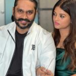 Mitali Nag Instagram - 5 minute bhi Nahi dete ready hone ke liye, Kaise husband hain!!! 😂😂 . . . #mitaalinag #reels #reelsinstagram #afsarbitiya #trending #devi #ghkkpm #draupadi #tejaswini #tvirus #aashiqana #333 #funnyreels #husbandwife . . . #mitaalinag #reels #reelsinstagram #afsarbitiya #trending #devi #ghkkpm #draupadi #tejaswini #tvirus #aashiqana #333