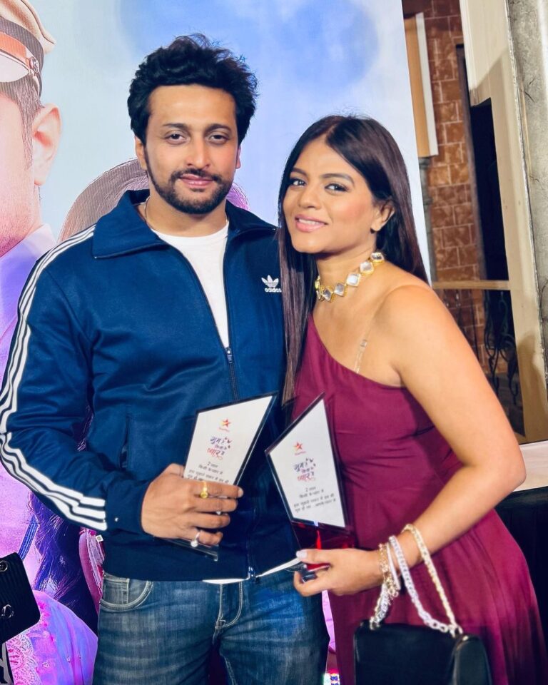 Mitali Nag Instagram - Awards are always an honour!! ♥️ . . Thank you @starplus @cockcrowandshaika_ent @siddhartha_vankar_official for recognising our contribution to the iconic GHKKPM! . . It means a lot 😊🙏🏼 . #devkit #devi #pulkit #mitaalinag #indianactress #tag #potd #instagood #magic #ghkkpm #ghumhaikisikeypyaarmeiin #gratitude #333