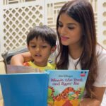 Mitali Nag Instagram - Life changes… and so do the books you read!! 😂😂 . . #mitaalinag #reels #reelsinstagram #afsarbitiya #trending #devi #ghkkpm #draupadi #tejaswini #tvirus #aashiqana #333 #motherson