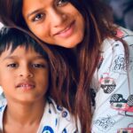 Mitali Nag Instagram - I brought twist in the video Amma @mitaalinag was taking of us 😂 . . #chocolateeyedboy #mitaalinag #feelgood #kidstagram #mitaalinag #motherson #333 Mumbai Andheri