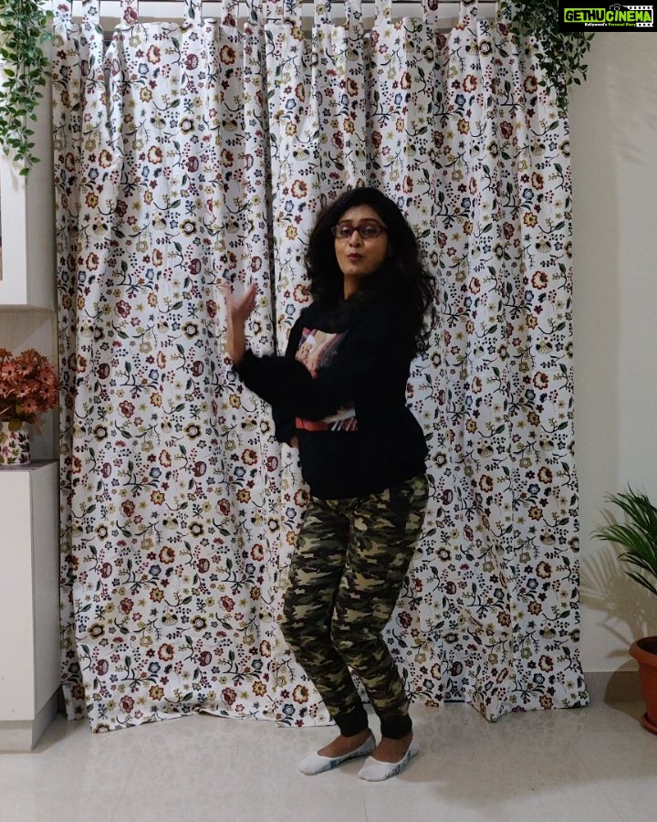 Mohana Bhogaraju Instagram - My latest addiction GENDA PHOOL!! @badboyshah