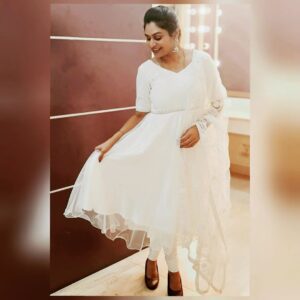 Mohana Bhogaraju Instagram - 👗: @dhrithi_by_pavani ❤️
💍: @sridevi.classics 
PC :@sahithichaganti ❤️