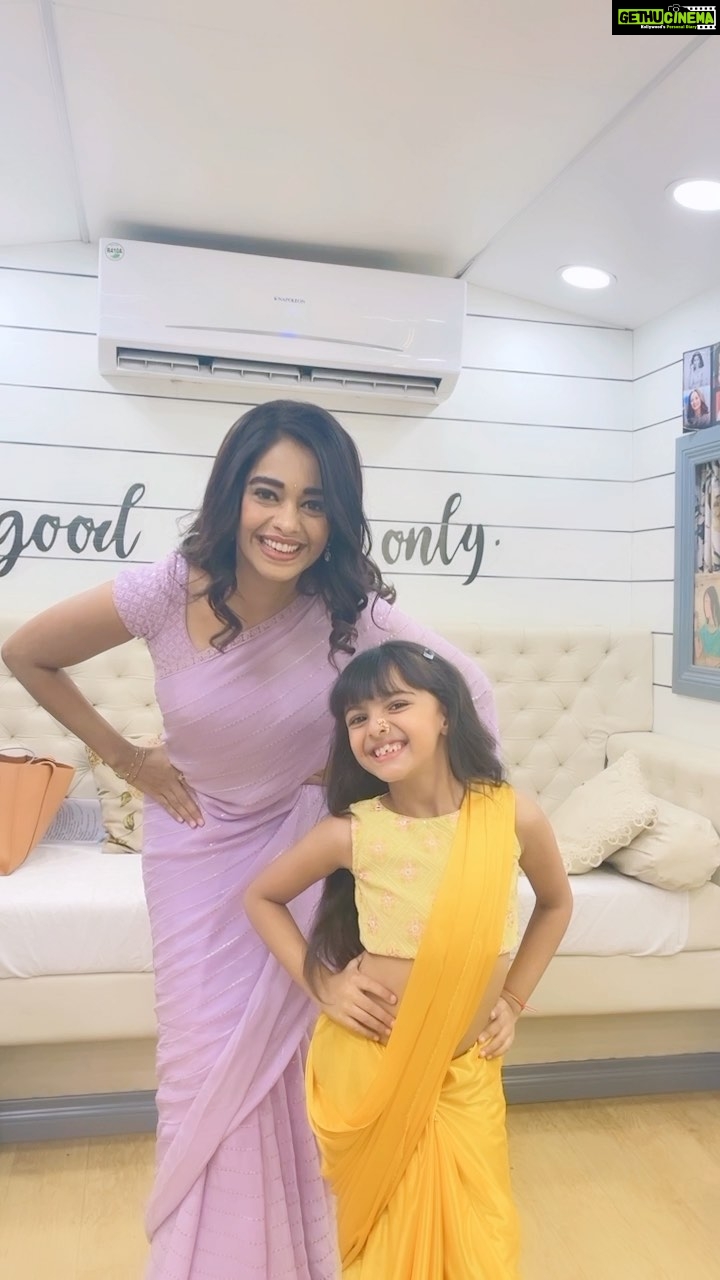 Mugdha Chaphekar Instagram - 🌷🌻❤️ . . #love #reelsinstagram #kumkumbhagya