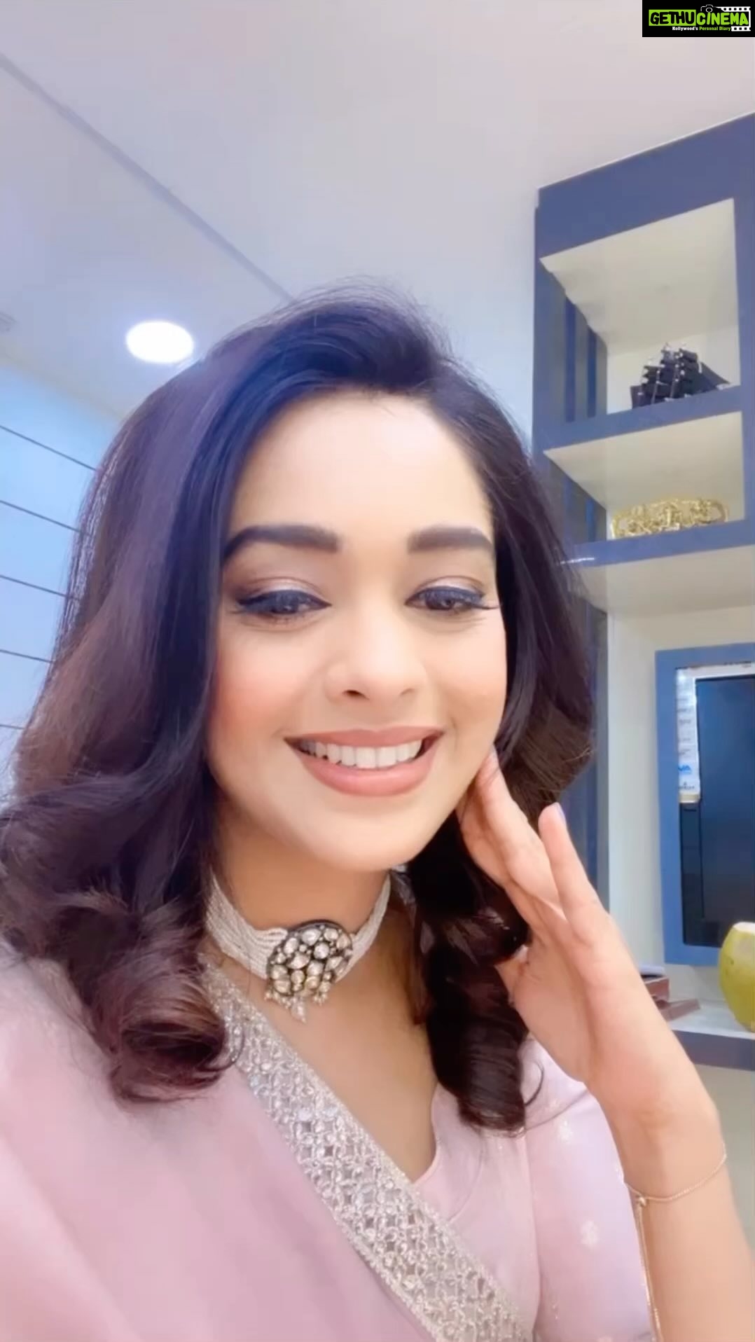 Mugdha Chaphekar Instagram - Speechless and grateful.. there’s just too much love in my heart right now.. ❤️✨ looking at these beautiful faces wishing me a happy birthday has just made me the happiest ❤️ Thank you Misha for making me feel so loved.. Thank you for celebrating with these beautiful souls.. it felt like I am with them.. I love you❤️ Thank you Jia for the beautiful plants.. I will smile every day looking at them Thank you Amna for planting love in the form of plants and making Mother Nature smile.. Thank you Preethi Eliza Dechen Devi Shafura Cassy Khushi Ashita Riya Anam Akansha for so much love and beautiful gifts. You make me feel so loved. #gratitude #love ❤️❤️