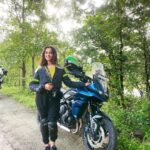 Mugdha Chaphekar Instagram - Last weekend at Ride’O Clock 😎 🏍 ❤️💃🏻✨🫶 . 📸 @iamravish_desai 🙌 . #fun #messyhair #weekend #bikeride #superbike #triumph #triumphtiger #love #bikersofinstagram #maharashtra #road #beautiful #mumbai #mugdhachaphekar #mornings Vikramgad - Jawhar Road