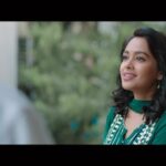 Mugdha Chaphekar Instagram - विविध भावनांमधून खुलत जाणारी मैत्री आयुष्याच्या प्रत्येक टप्प्यावर परीक्षा ही घेत असते. मैत्रीतल्या भावभावनांचा हा बंध उलगडणारा रूप नगर के चीते चित्रपटातील ‘द इमोशन’ हा टीझर सादर करतोय. Friendship will go through various sentiments and keep testing you at every stage… Presenting ‘The Emotion’ teaser of Roop Nagar Ke Cheetey #RoopNagarKeCheetey #TheEmotionTeaser #RKCthefilmon16thSeptember #RKCTeaser3 #MarathiFilm #MarathiCinema #मराठीचित्रपट #रूपनगरकेचीते @rkcthefilm @aceentertainment2020 Director: @vihan.movies Producer: @iammannanshaah Cinematographer: @santoshpalvai Distribution: @aafilms.official Music Label: @zeemusicmarathi Writers: #VihanSuryavanshi @kartikkrishnan83 Additional Screenplay: @valaymulgund Cast: @karankishore_ @kunall_shukla @hemalingle @aayushitlk @mugdha.chaphekar @sana_prabhu76 @mesaorabh @onkar_bhojane_ @yes_its_ajeet @rajitkapurofficial @tanvika.parlikar Music: @shaanrahman #MannanShaah Background Score: @mujeeb.majeed Editor: @goraxnath Casting: @rohanmapuskar Head of Production: @iammalvikashah Sync Sound and Design: @mahavirsabannavar Production Designer: @prashant.bidkar Lyrics: @jai_atre Choreographers: @stanley_dcosta, Vihan Suryavanshi, Santosh Reddy Make-Up: @baratemahesh16 Costume: Vihan Suryavanshi @sagar_stylist Action: @moses_fernandes Re-Recording Mixer: @anuppdev, CAS Color by: @redchillies.color Colorist: @sidd_gandhi VFX: #KaleshaSayed, Santosh Reddy 2nd Asst. Director: Sandip Deshpande Nutritionist: @rahuldeochakes_nuciseplus Pr: @gargote_ganesh @mediaone_pr Marketing: @sunnybakshiinmumbai Digital promotions: @addmediabuzz Publicity Design: @dedhiabrijesh