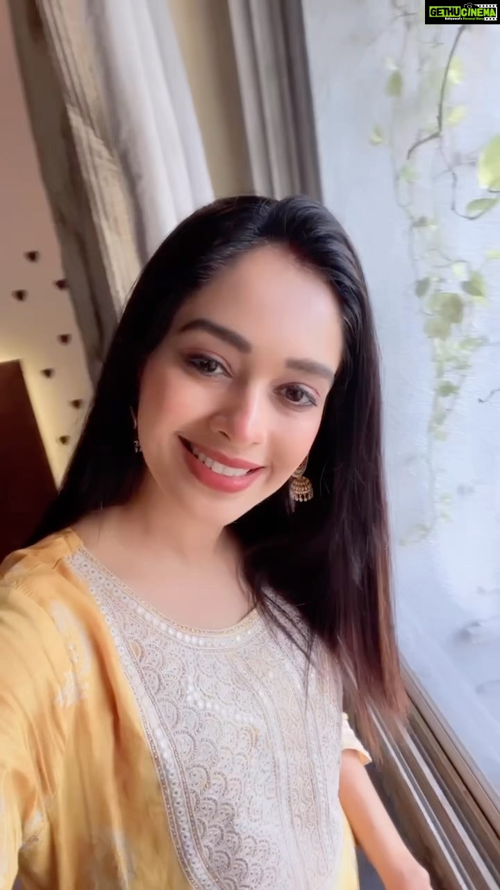 Mugdha Chaphekar Instagram - 💛🧡 Outfit @sushilascreation Styling @styleitupbyaashna ❤️