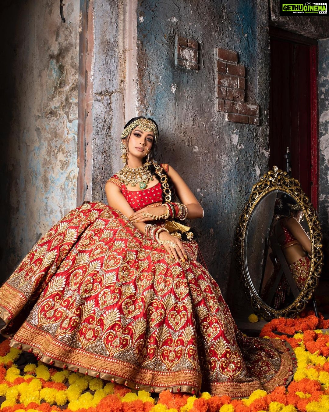 Mugdha Chaphekar Instagram - In Frame :- @mugdha.chaphekar ♥️ . Shoot Concept & Styled By:- @nehaadhvikmahajan @bridalsbynam . 💄MUA , Hair & Styling :- @nehaadhvikmahajan . MakeUp :- @myglamm . 📸:- @luvisrrani . Outfit:- @reynutaandon . Jewelery:- @khuranajewelleryhouse . Choora & Accessories :- @omsons_bridal_store . #kumkumbhagya #prachi #makeup #ootd #nehaadhvikmahajan #makeupbyme💄 #nammakeovers #bride #to #be #bridal #look #bridalmakeupartist #destinationweddingmakeupartist #weddingmakeup #hair #hairstyling #nammakeovers #bollywood #television #makeupartist #mumbai #traveller #all #over #the #globe