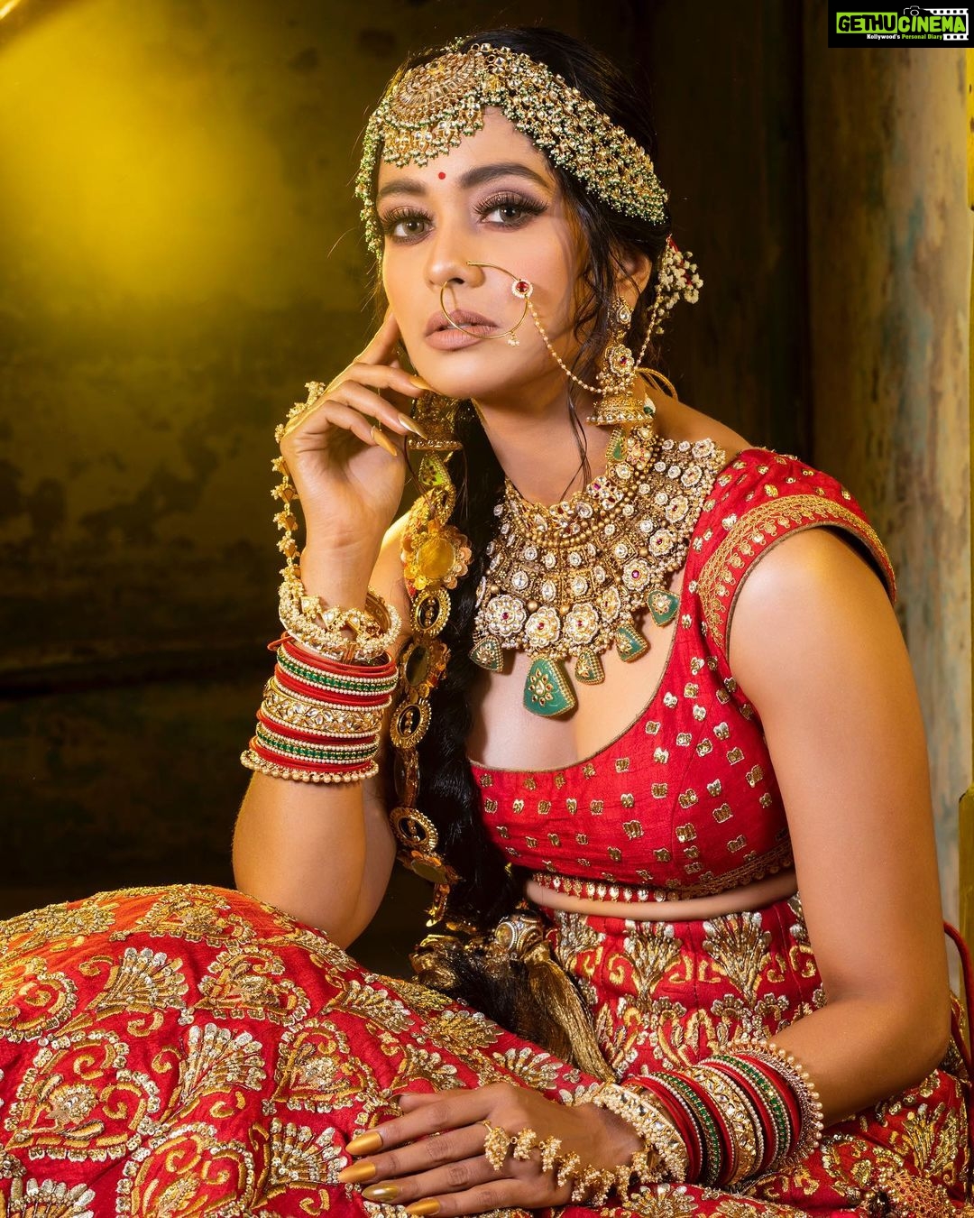 Mugdha Chaphekar Instagram - In Frame :- @mugdha.chaphekar ♥️ . Shoot Concept & Styled By:- @nehaadhvikmahajan @bridalsbynam . 💄MUA , Hair & Styling :- @nehaadhvikmahajan . MakeUp :- @myglamm . 📸:- @luvisrrani . Outfit:- @reynutaandon . Jewelery:- @khuranajewelleryhouse . Choora & Accessories :- @omsons_bridal_store . #kumkumbhagya #prachi #makeup #ootd #nehaadhvikmahajan #makeupbyme💄 #nammakeovers #bride #to #be #bridal #look #bridalmakeupartist #destinationweddingmakeupartist #weddingmakeup #hair #hairstyling #nammakeovers #bollywood #television #makeupartist #mumbai #traveller #all #over #the #globe