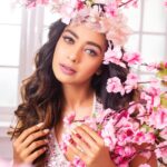 Mugdha Chaphekar Instagram - Presenting, My 8th Celebrity Guest Of “MAGICAL MAKEOVERS” @sbsabpnews The Sweetest :- @mugdha.chaphekar . Shoot Concept & Styled By:- @nehaadhvikmahajan @bridalsbynam . 💄MUA , Hair & Styling :- @nehaadhvikmahajan . MakeUp :- @myglamm . 📸:- @luvisrrani . Outfit:- @reynutaandon . Floral Accessories:- @floralartbysrishti . #kumkumbhagya #prachi #makeup #ootd #nehaadhvikmahajan #makeupbyme💄 #nammakeovers #bride #to #be #bridal #look #bridalmakeupartist #destinationweddingmakeupartist #weddingmakeup #hair #hairstyling #nammakeovers #bollywood #television #makeupartist #mumbai #traveller #all #over #the #globe