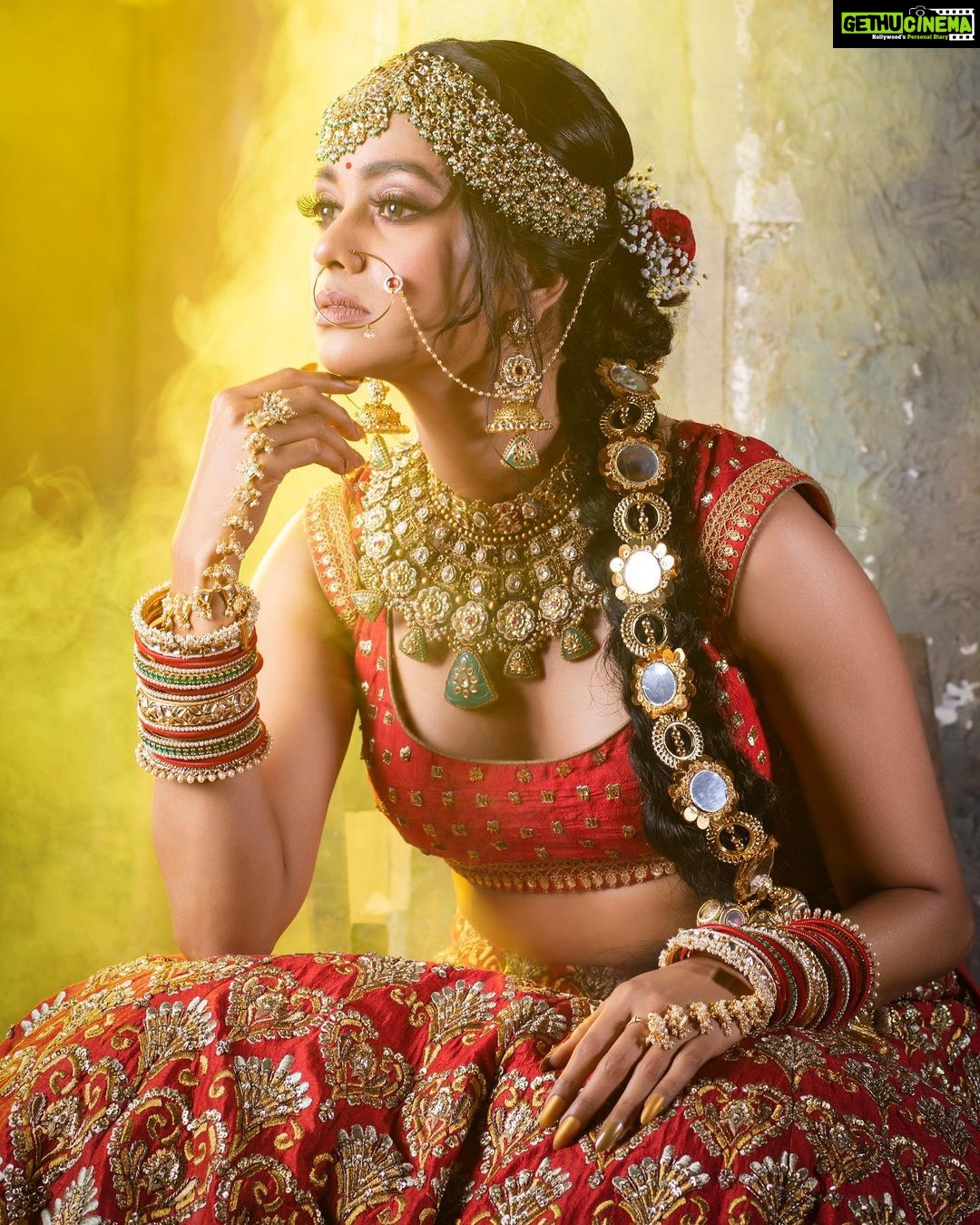 Mugdha Chaphekar Instagram - In Frame :- @mugdha.chaphekar ♥️ . Shoot Concept & Styled By:- @nehaadhvikmahajan @bridalsbynam . 💄MUA , Hair & Styling :- @nehaadhvikmahajan . MakeUp :- @myglamm . 📸:- @luvisrrani . Outfit:- @reynutaandon . Jewelery:- @khuranajewelleryhouse . Choora & Accessories :- @omsons_bridal_store . #kumkumbhagya #prachi #makeup #ootd #nehaadhvikmahajan #makeupbyme💄 #nammakeovers #bride #to #be #bridal #look #bridalmakeupartist #destinationweddingmakeupartist #weddingmakeup #hair #hairstyling #nammakeovers #bollywood #television #makeupartist #mumbai #traveller #all #over #the #globe
