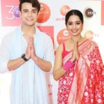 Mugdha Chaphekar Instagram – Last night at the Zee Rishtey Awards Nomination Party 🎉❤️
.
Thank you @nehaadhvikmahajan for this gorgeous saree 💕
.
Saree @neerusindia 
Make up Gaurav Patil
Hair @shabana_azim_shaikh_ The Westin Mumbai Garden City