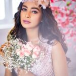 Mugdha Chaphekar Instagram - Presenting, My 8th Celebrity Guest Of “MAGICAL MAKEOVERS” @sbsabpnews The Sweetest :- @mugdha.chaphekar . Shoot Concept & Styled By:- @nehaadhvikmahajan @bridalsbynam . 💄MUA , Hair & Styling :- @nehaadhvikmahajan . MakeUp :- @myglamm . 📸:- @luvisrrani . Outfit:- @reynutaandon . Floral Accessories:- @floralartbysrishti . #kumkumbhagya #prachi #makeup #ootd #nehaadhvikmahajan #makeupbyme💄 #nammakeovers #bride #to #be #bridal #look #bridalmakeupartist #destinationweddingmakeupartist #weddingmakeup #hair #hairstyling #nammakeovers #bollywood #television #makeupartist #mumbai #traveller #all #over #the #globe