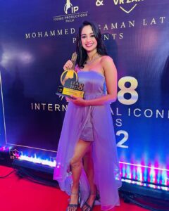 Mugdha Chaphekar Instagram - About last night!
Thank you @internationaliconicaward for this one!
Thank you @kaul_me for the lovely pictures 🙌

Styling: @stylebyriyajn
Assisted by: @riyagarg3882
Outfit: @pariventure.in @nidhirajmadaan
Jewellery: @blingvine
Footwear: @inc5official 
Make up: Gaurav Patil
Hair: @gulshanmazher123 

#internationaliconicawards #bestactress  #love #gratitude #mugdhachaphekar 
✨✨