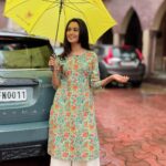 Mugdha Chaphekar Instagram - Mumbai Rains! In the most comfortable Cotton Kurta by @ekbyekta ❤️❤️ Love it so much!!!! Its so pretty!!!💃🏻💃🏻 #ekbyekta #bringindiahome #love @ektarkapoor ❤️❤️ Mumbai, Maharashtra