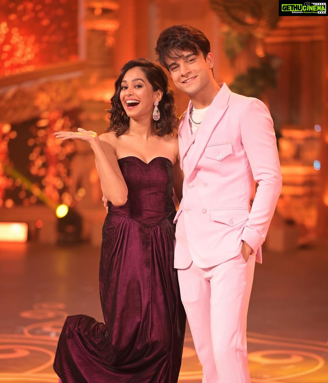 Mugdha Chaphekar - 142K Likes - Always like this when together!!
Tadaaaaaaa!!!! Here’s #Pranbir for you!
Thank you @kaul_me for always making all the pics look so cool..
.
Styled by @styleitupbyaashna
Shot by @richerd_by_heart
Outfit @raman_malhi_official
Jewellery @fashionjewellery_21
Hair and make up @amuthevar
Assisted by @riyafatak @shribhalerao_
#Pranbir #ZRA #zeerishteyawards #fun #love