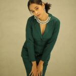 Mugdha Chaphekar Instagram - What’s your color today? 💚 . Styled by: @styleitupbyaashna Shot by: @neildhayatkarphotography Pantsuit: @ravleen_gulbano Jewellery : @fashionjewellery_21 HMU: @amuthevar @shribhalerao_ @riyafatak Location: @byou.in . . #love #mugdhachaphekar #ootd #fun #photoshoot #happysoul #green