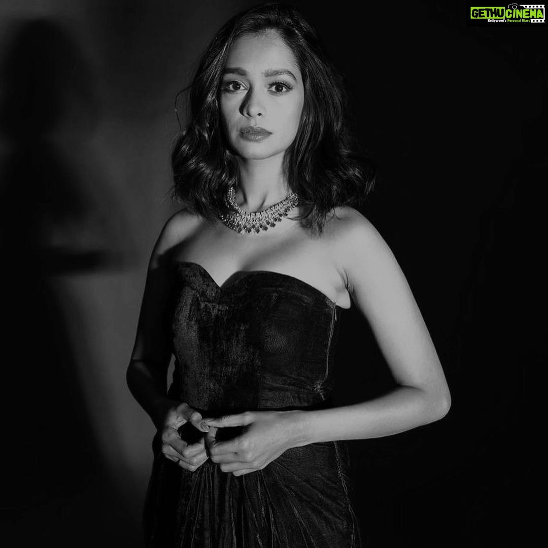 Mugdha Chaphekar Instagram - Hot chocolate? Always! . Styled by: @styleitupbyaashna Shot by: @akshayphotoartist Gown: @raman_malhi_official Jewellery: @fashionjewellery_21 Hair & Makeup by: @makeupbyheenal Studio : @studio211mumbai . #blackandwhite #love #mugdhachaphekar #classic #fun #ootd #vintage #chic #trending #happysoul #weekend