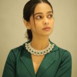 Mugdha Chaphekar Instagram - What’s your color today? 💚 . Styled by: @styleitupbyaashna Shot by: @neildhayatkarphotography Pantsuit: @ravleen_gulbano Jewellery : @fashionjewellery_21 HMU: @amuthevar @shribhalerao_ @riyafatak Location: @byou.in . . #love #mugdhachaphekar #ootd #fun #photoshoot #happysoul #green