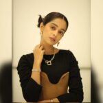 Mugdha Chaphekar Instagram - Reminder: Love yourself ✨✨ Merry Christmas ❤️ . Styled by: @styleitupbyaashna Shot by: @neildhayatkarphotography Customised Corset: @raman_malhi_official Jewellery : @blingathon_official HMU: @amuthevar @shribhalerao_ @riyafatak Location: @byou.in . . . #merrychristmas #love #mugdhachaphekar #picoftheday #ootd #photoshoot #fun