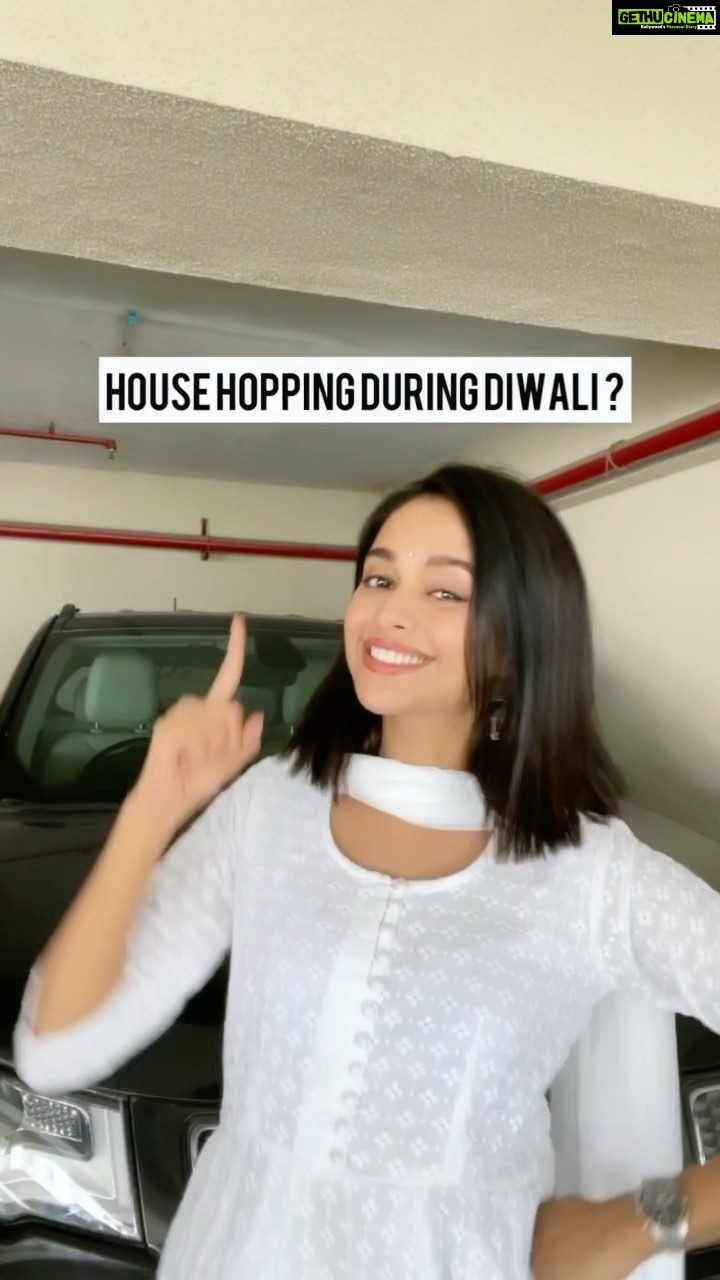 Mugdha Chaphekar Instagram - Ready to visit friends and family this Diwali? Is your car ready too? Make sure you’ve gifted it Ambi Pur Car Freshner Gel. After all it’s Diwali. Let’s make it fragrant! @ambipurin #PaidPartnership #SayNoToSmellyDiwali #TipsOnDiwaliTrips #NaakKholkeCelebrateKaro #FestiveFragrances . . . . Wearing @lavanyathelabel