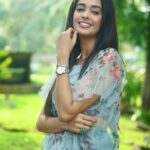 Mugdha Chaphekar Instagram - Watch’ ya waiting for? 😍. The best time of the year is here with @danielwellington ❤️ This Diwali get up to 15% off and with my code "MUGDHA" you get an extra 15% off. Go shop now! #DWali #danielwellington #collaboration #love #diwali #mugdhachaphekar . . . . . . Wearing @lavanyathelabel Captured by @richerd_by_heart