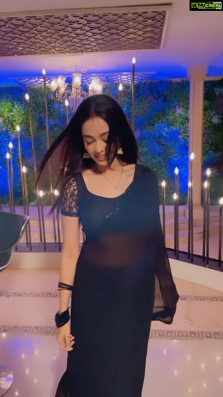 Mugdha Chaphekar Instagram - Main Agar Kahoon✨✨ . . One of my most favourite songs 🤩 . . . And this look🤩 @shaalu.v2000 @tanyaa03 😘@tripzarora ❤️ #love #bollywood #fun #mugdhachaphekar #happysoul #reelitfeelit #reels #reelsofinstagram