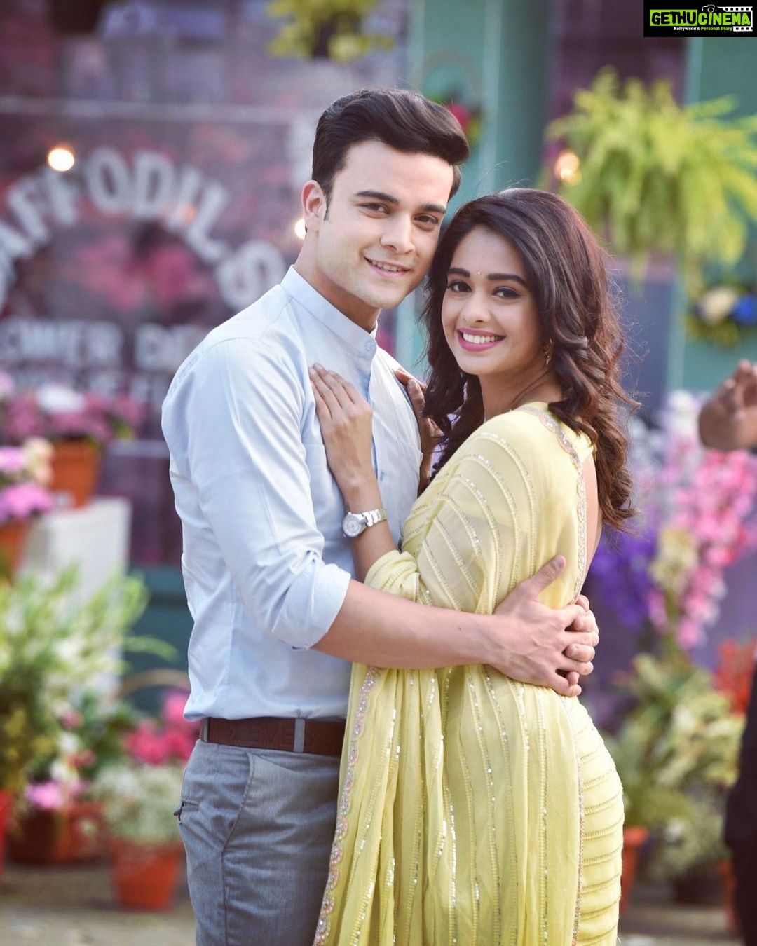 Mugdha Chaphekar Instagram - 1000 episodes of #Pranbir ❤️ Thank you each one of you for all the love you have showered upon us.. Love love love🫶 #love #kumkumbhagya #pranbir #gratitude