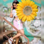 Mugdha Chaphekar Instagram - Cover me in Sunshine ✨✨🎵 . . . . 📸and Outfit by @anusoru ❤️ . . #love #sunshine #happysoul #mugdhachaphekar Mumbai, Maharashtra