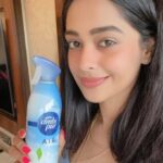Mugdha Chaphekar Instagram - When you would rather work from home to avoid the chip chip of monsoon but the odors find their way into your home? Stay in and relax with the refreshing fragrance of Ambi Pur as its Odor Clear Technology eliminates odors and spreads a refreshing fragrance. #AD #AmbiPurInOdourOut #OdourFreeMonsoons #breathehappy @ambipurin 📸 @redwine.productions Jewelry @arzonai_jewellery