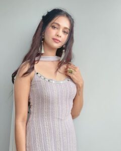 Mugdha Chaphekar Instagram - आज जाने की ज़िद ना करो ✨✨
.
.
.
📸 @appy__77