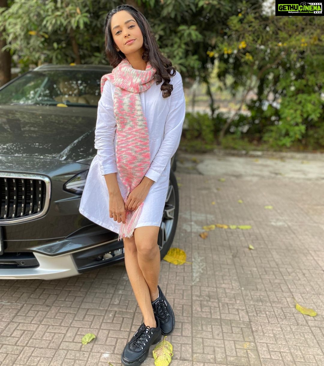 Mugdha Chaphekar Instagram - So what’s your plan this weekend? #Sunday #Love #weekend #winter #beautiful #weather ❤️