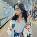 Mugdha Chaphekar Instagram – Churchgate Station❤️
My favourite railway station… catching a train to run to The Asiatic Library, The American Centre, British Council Library to search for some extra books for my research.. when ever I am at Churchgate Station these beautiful memories come rushing❤️
Every Mumbai kid has memories with Churchgate Station which takes one to The Gateway of India, Kala Ghoda, Nariman Point, Chhatrapati Shivaji Maharaj Vastu Sangrahalay and many more wonderful places ✨
#Mumbaikar #Mumbaigirl #childhood #memories #love #pride #MyCity #MyMumbai ❤️ Mumbai, Maharashtra