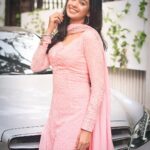 Mugdha Chaphekar Instagram - प्राची✨✨ . 📸 @richerd_by_heart Outfit @tripzarora 💖 मुंबई Mumbai