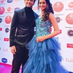 Mugdha Chaphekar Instagram - 💙💚✨✨ #zeerishteyawards @iamravish_desai मुंबई Mumbai