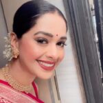 Mugdha Chaphekar Instagram - ❤️ #just . . #love #mugdhachaphekar #reels #reelsinstagram #fun #boomerang #saree #favorite