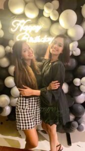 Mugdha Chaphekar Instagram - Sabse Alag… Sabse nyaari
Baatein uski pyaari pyaari
Dil sabka jeet liya
London ho ya India
Sabse best hai Prachi ki Rhea! 
Happy Birthday cuteness personified..
Tumhari bhaasha mein kahoon toh “Tum wow ho” ❤️🫶💃🏻🧿
@tinaintinseltown ❤️❤️