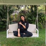 Munira Kudrati Instagram - A good day filled with ALOT of downtime, positivity, dancing, reading , going to the beach, watching the sunset, eating chocolate, having fruitful conversations with everyone and shooting after a long time! Madh Island