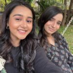 Munira Kudrati Instagram - A good day filled with ALOT of downtime, positivity, dancing, reading , going to the beach, watching the sunset, eating chocolate, having fruitful conversations with everyone and shooting after a long time! Madh Island