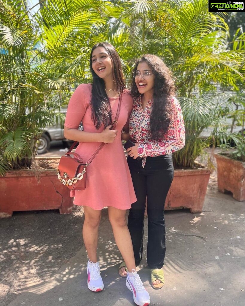 Munira Kudrati Instagram - The bajwa sisterssss ❤️ We dont always fight with Neha 😂…haina ? @urmimala9427 . . #bhagyalakshmi Film City, Goregaon