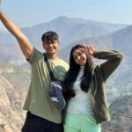 Munira Kudrati Instagram - Just helping him out there 💃 Devaprayag